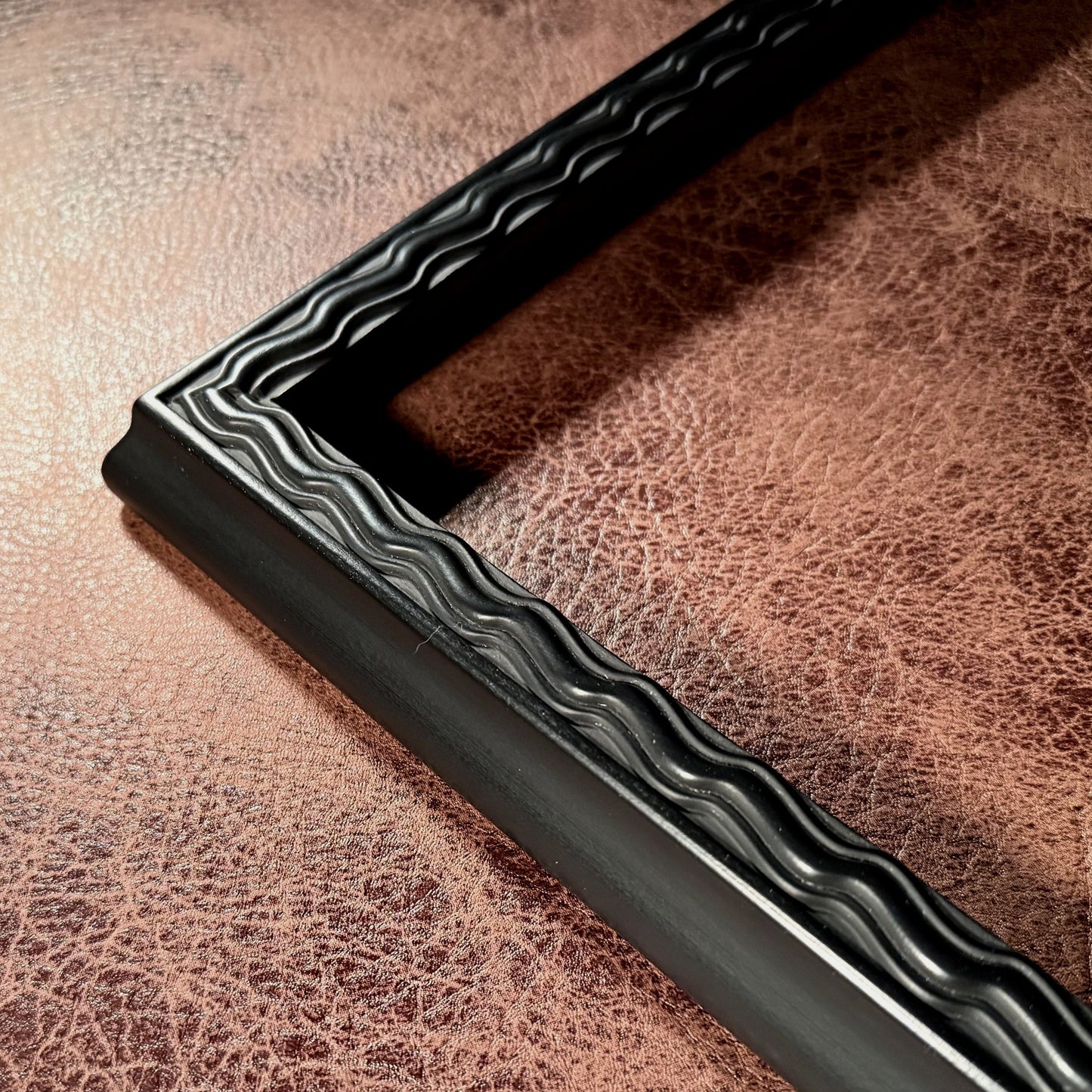 11 x 14 Bombé Ripple Molding Frame #26219