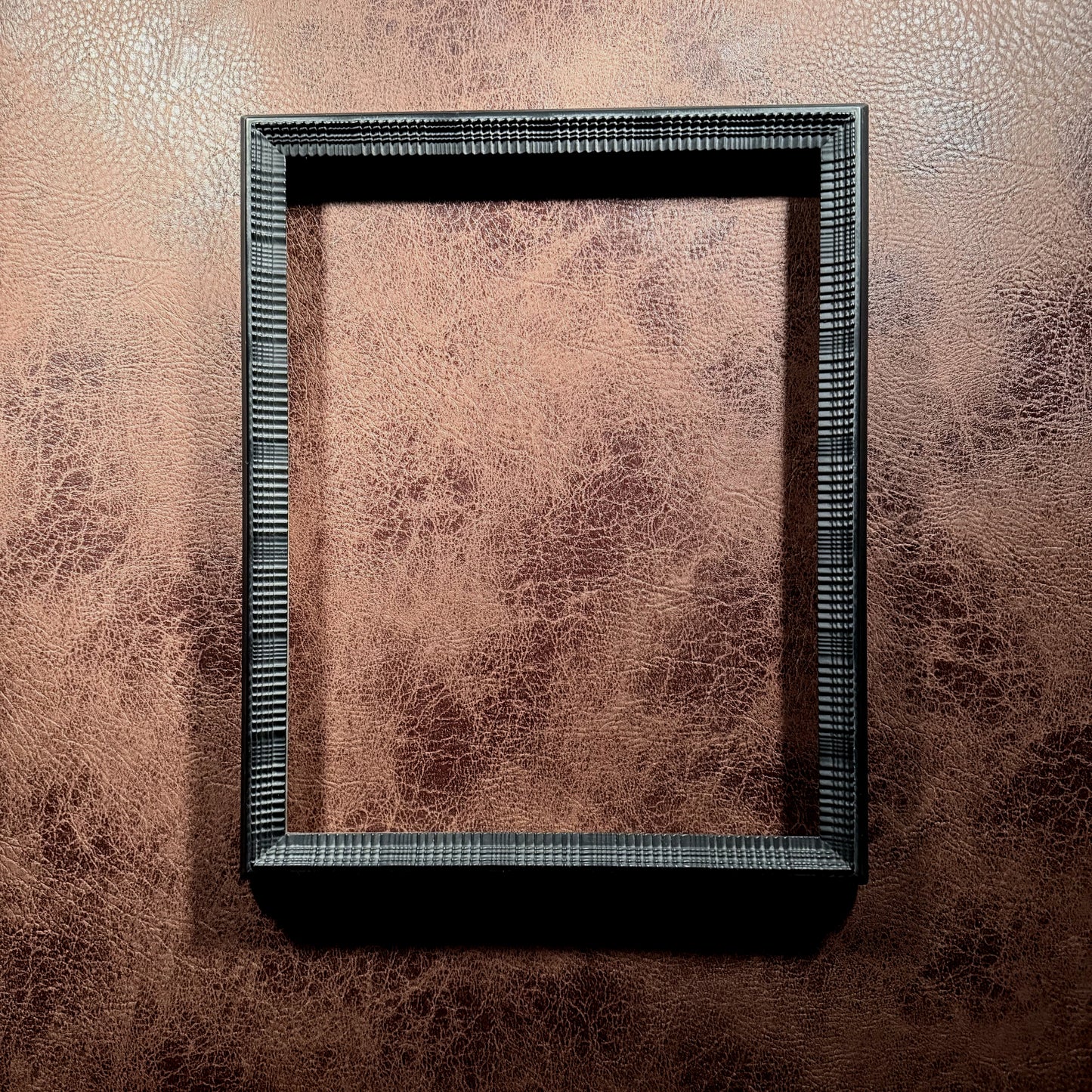 11 x 14 Bombé Ripple Molding Frame #26211