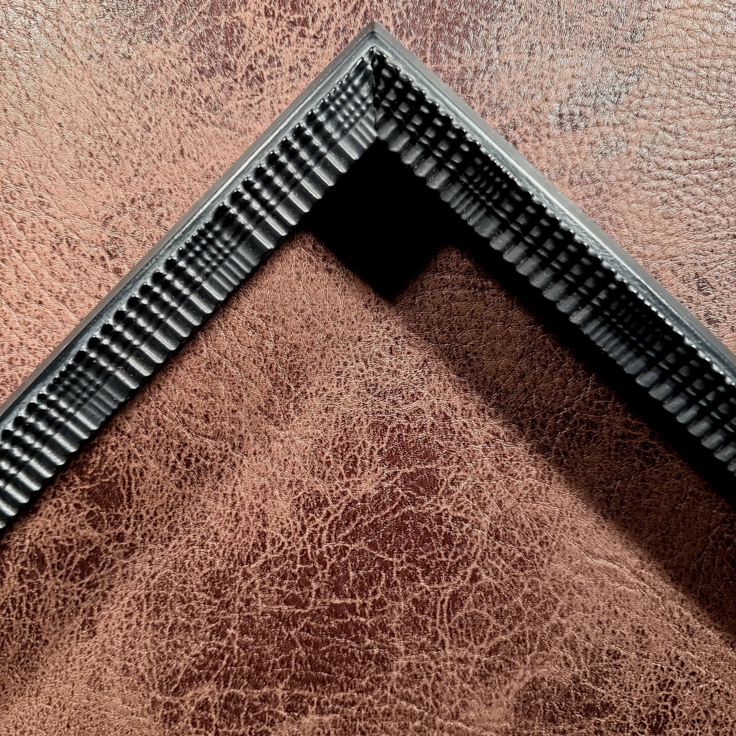 11 x 14 Bombé Ripple Molding Frame #26211