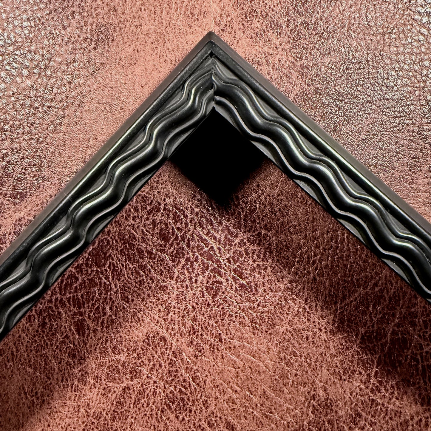 11 x 14 Bombé Ripple Molding Frame #26219