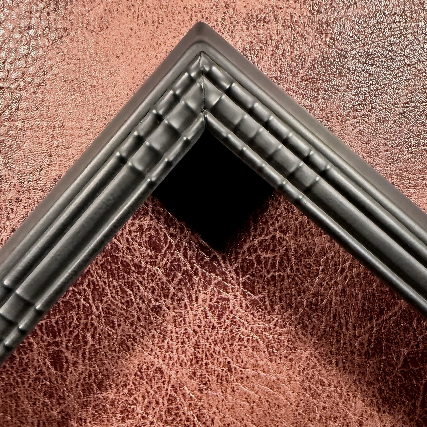 Bombé 9 x 12 Ripple Molding Frame #26225